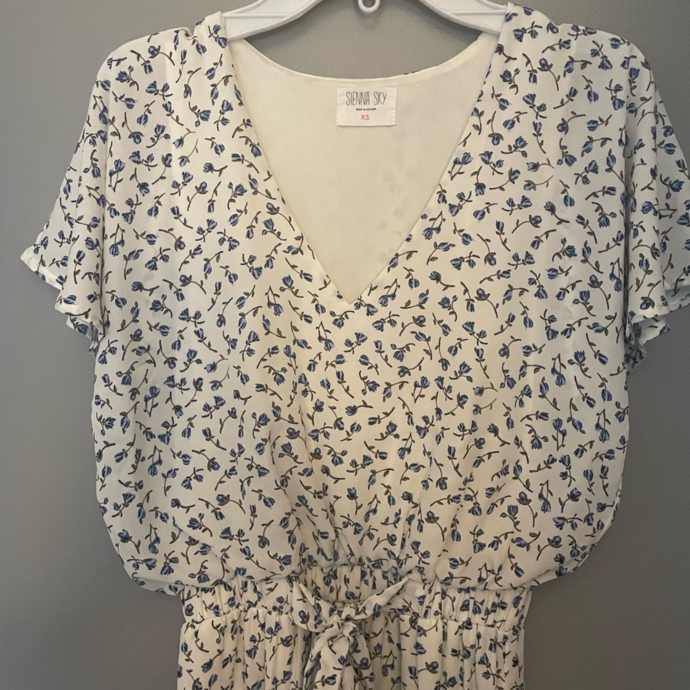 Sienna Sky White floral maxi dress
